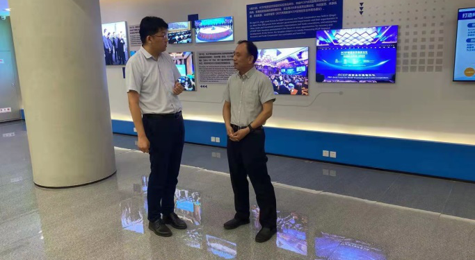 省商务厅法律处处长夏炳军实地调研RCEP青岛企业服务中心