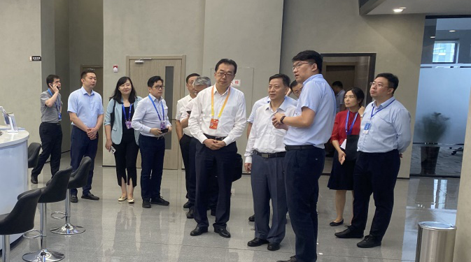 商务部国际司司长余本林一行实地视察RCEP青岛企业服务中心