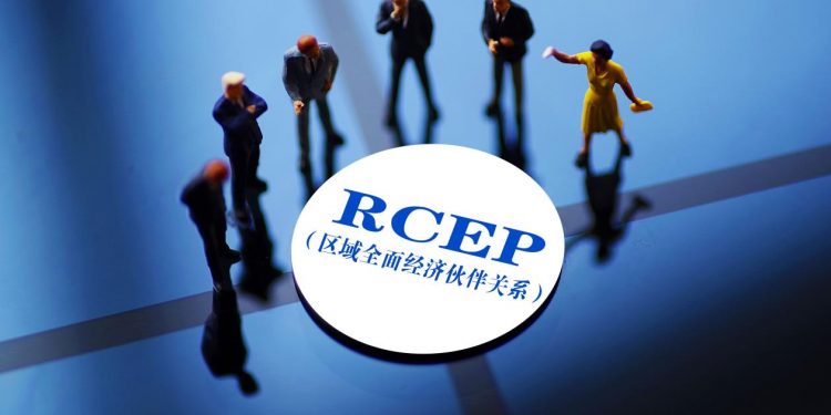 商务部：加快新的自由贸易协定谈判步伐 积极考虑加入CPTPP