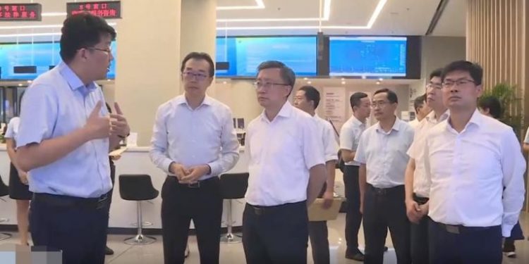 市委常委、副市长薛庆国调研RCEP青岛企业服务中心
