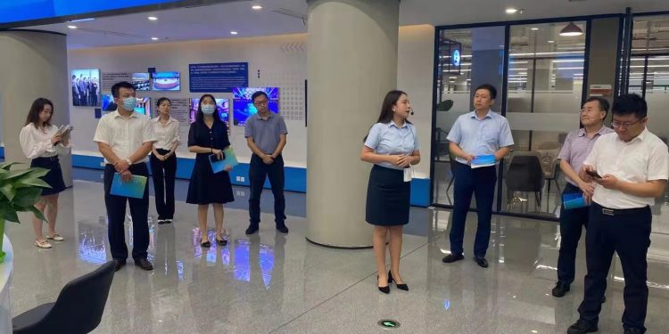 市委办公厅信息调研室主任刘永超一行调研青岛企业服务中心